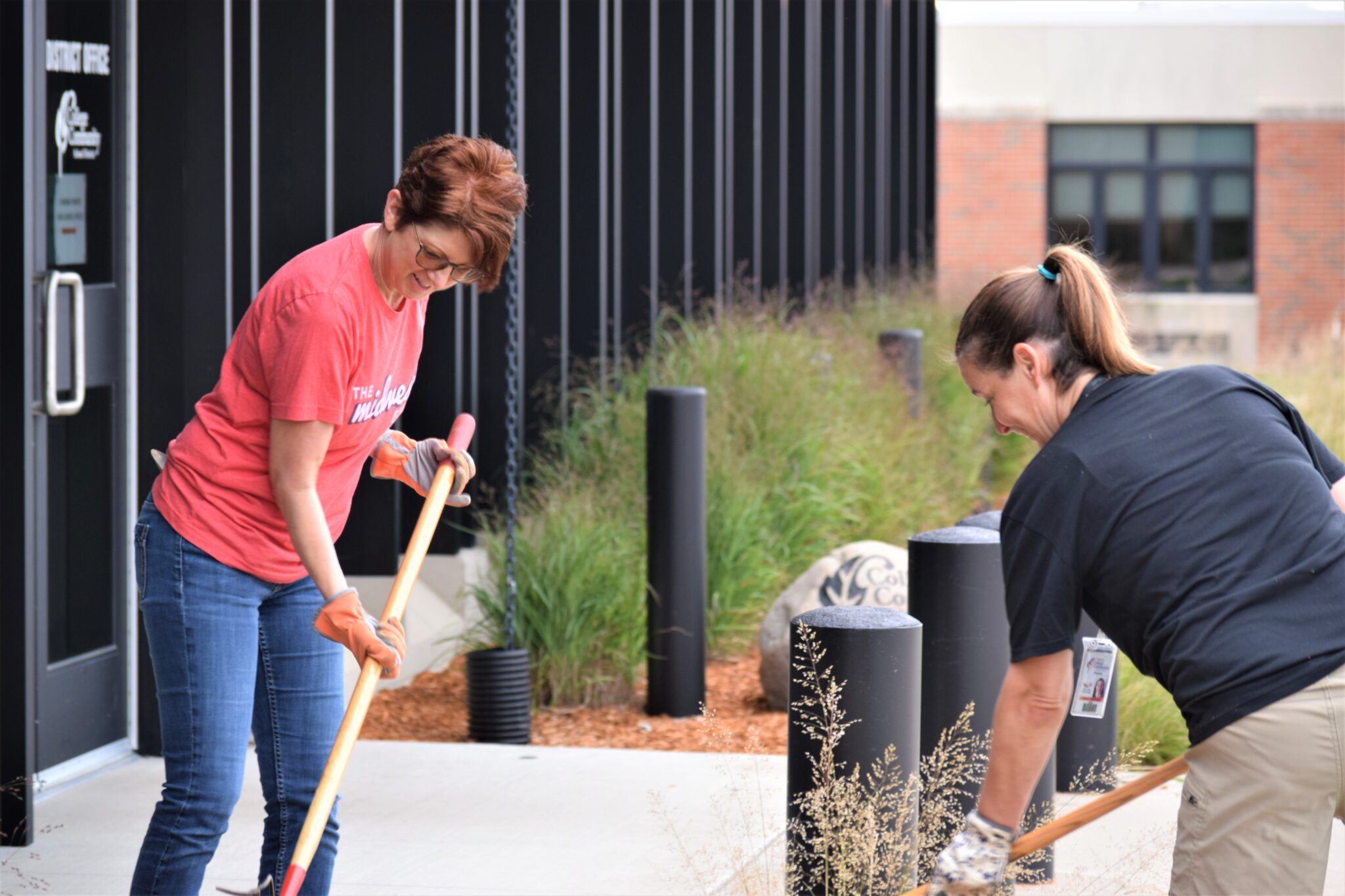 Campus Beautification Day At Prairie College Community School District